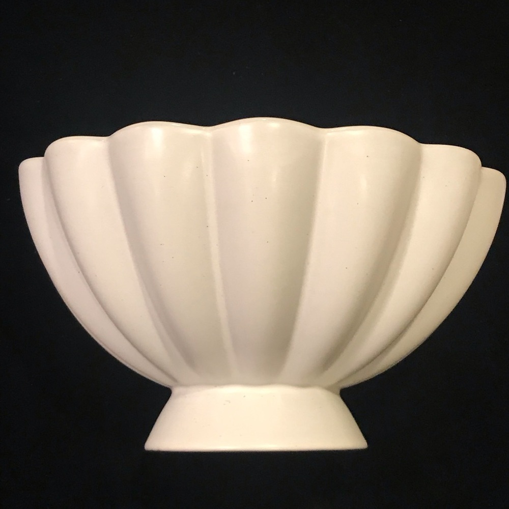 74oz Scalloped Edge Stoneware Pedestal Serving Bowl - Hearth & Hand Magnolia - Picture 6 of 6